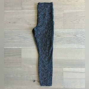 Athleta Ultimate Stash Textured 7/8 Tight